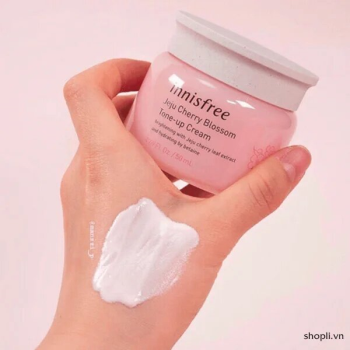 [Review] Innisfree Jeju Cherry Blossom Tone Up Cream : Mỏng nhẹ, lên tông da sáng hồng rạng rỡ!
